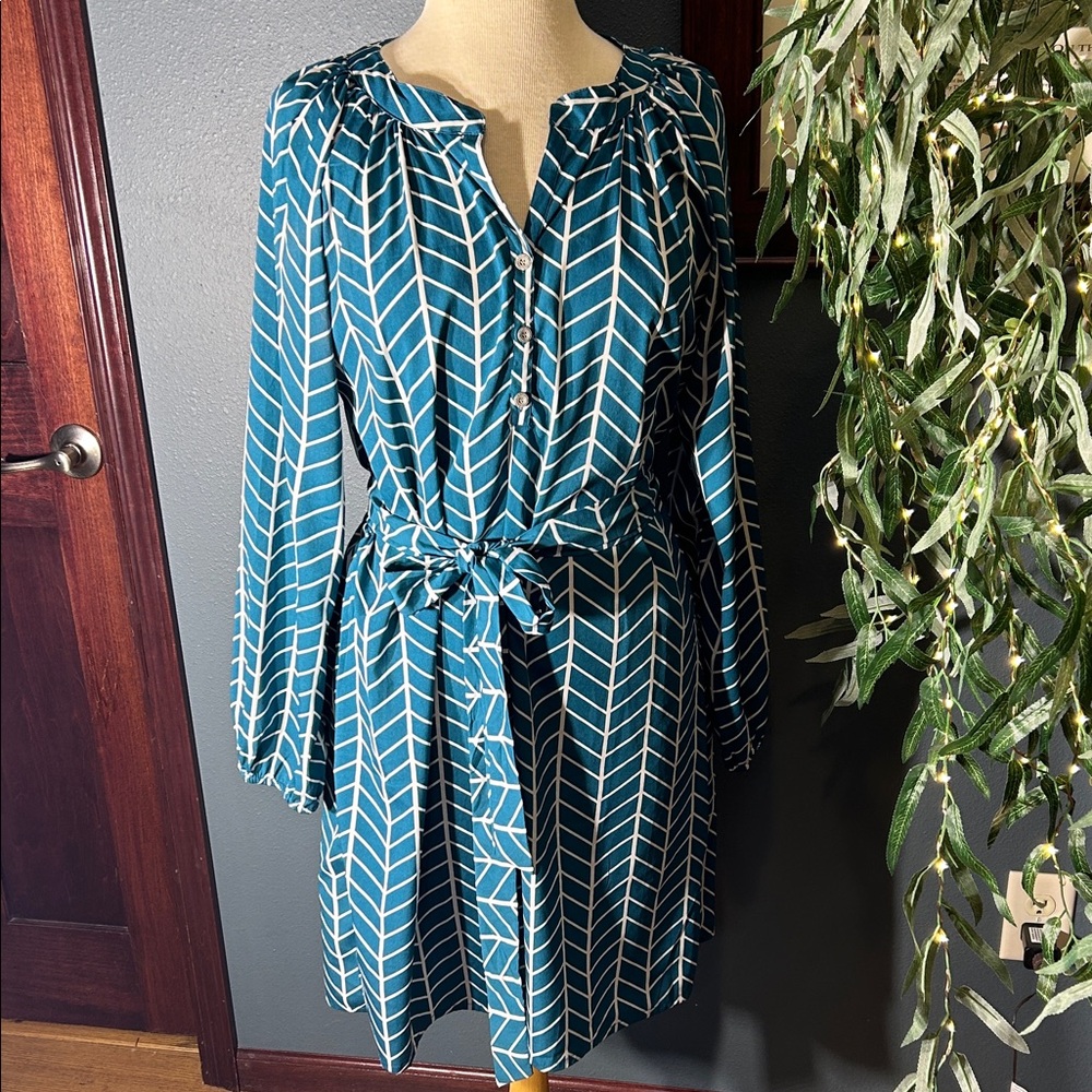 Elegant Teal Chevron Long Sleeve Dress